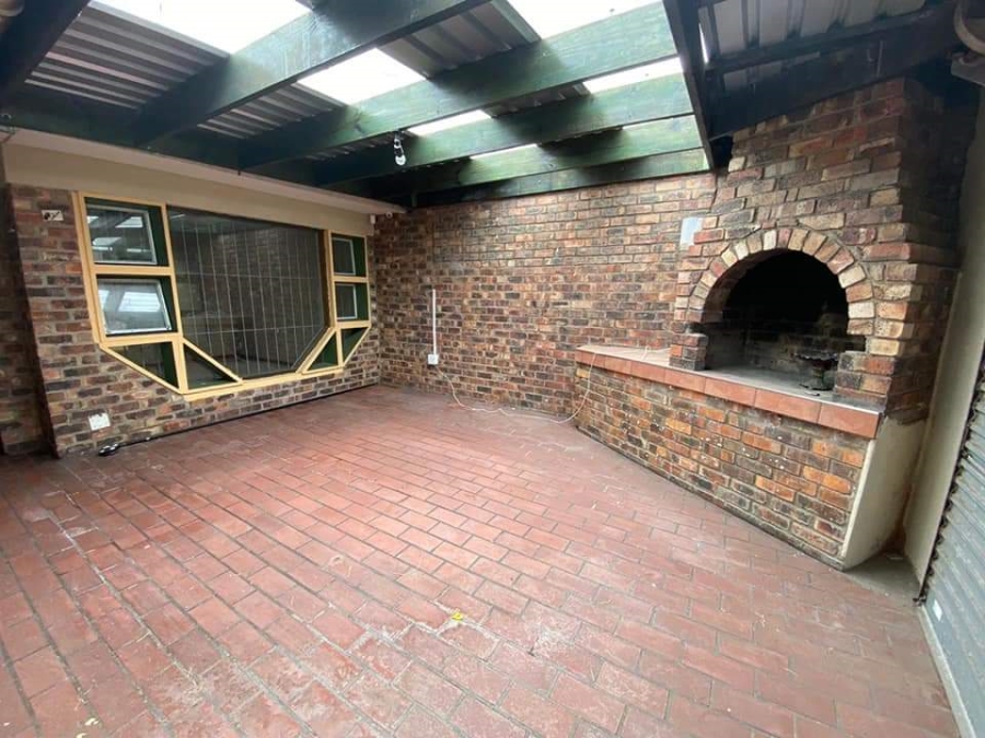 4 Bedroom Property for Sale in Quigney Eastern Cape